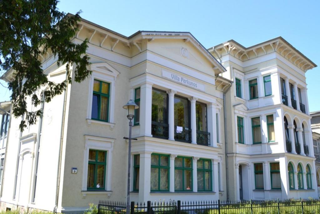 Schoene Fewo Mit Badewanne, Geschuetzter Dachterrasse Und Wlan Villa Heringsdorf  Bagian luar foto